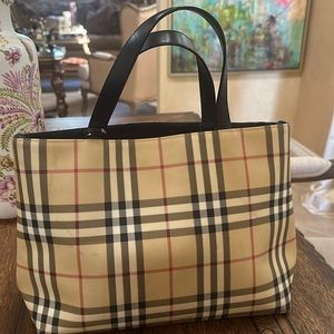 Cute Burberry tote bag